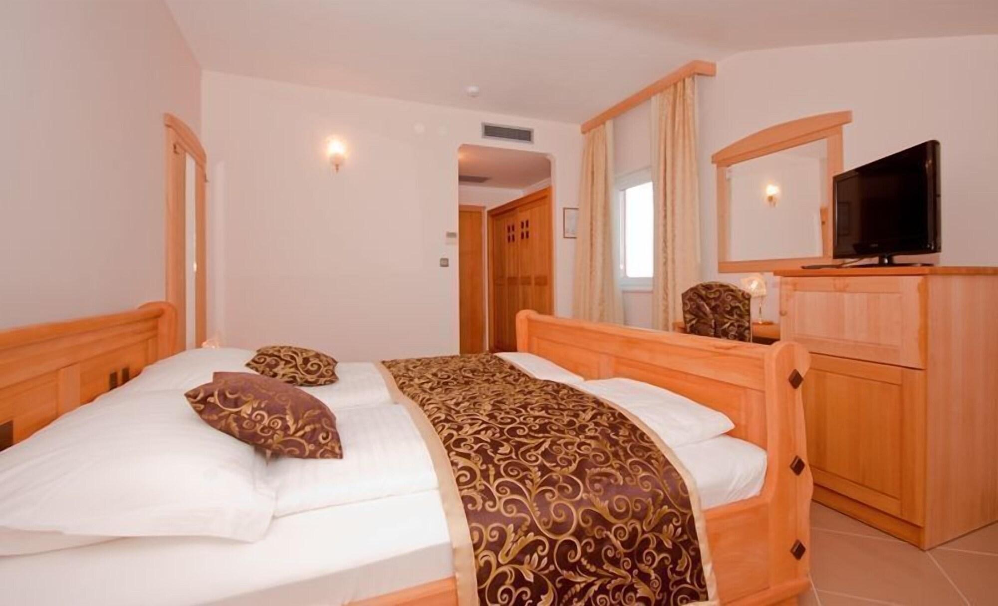 Hotel Miramare Vodice Dış mekan fotoğraf